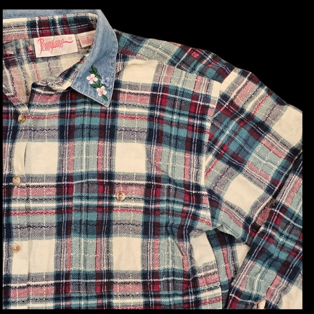VTG 90s Plaid Flannel Shirt Button Up Grunge Embroidered Flowers Size Small‎